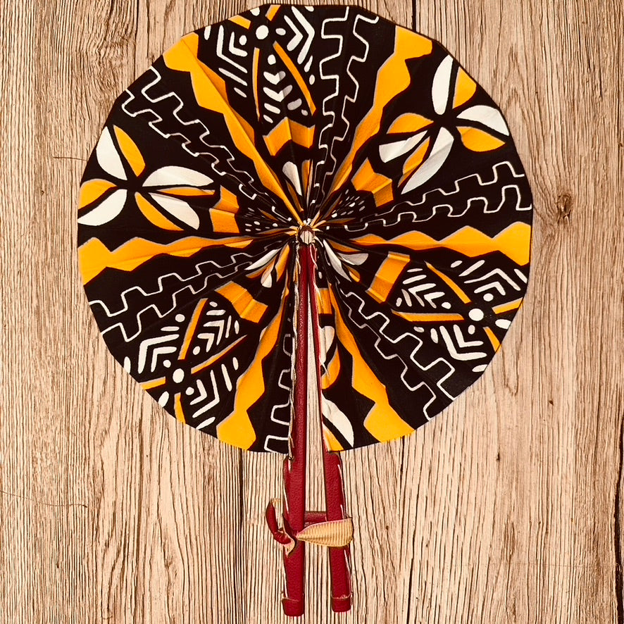 Éventail en Cuir et Tissu Wax – Fait Main au Sénégal