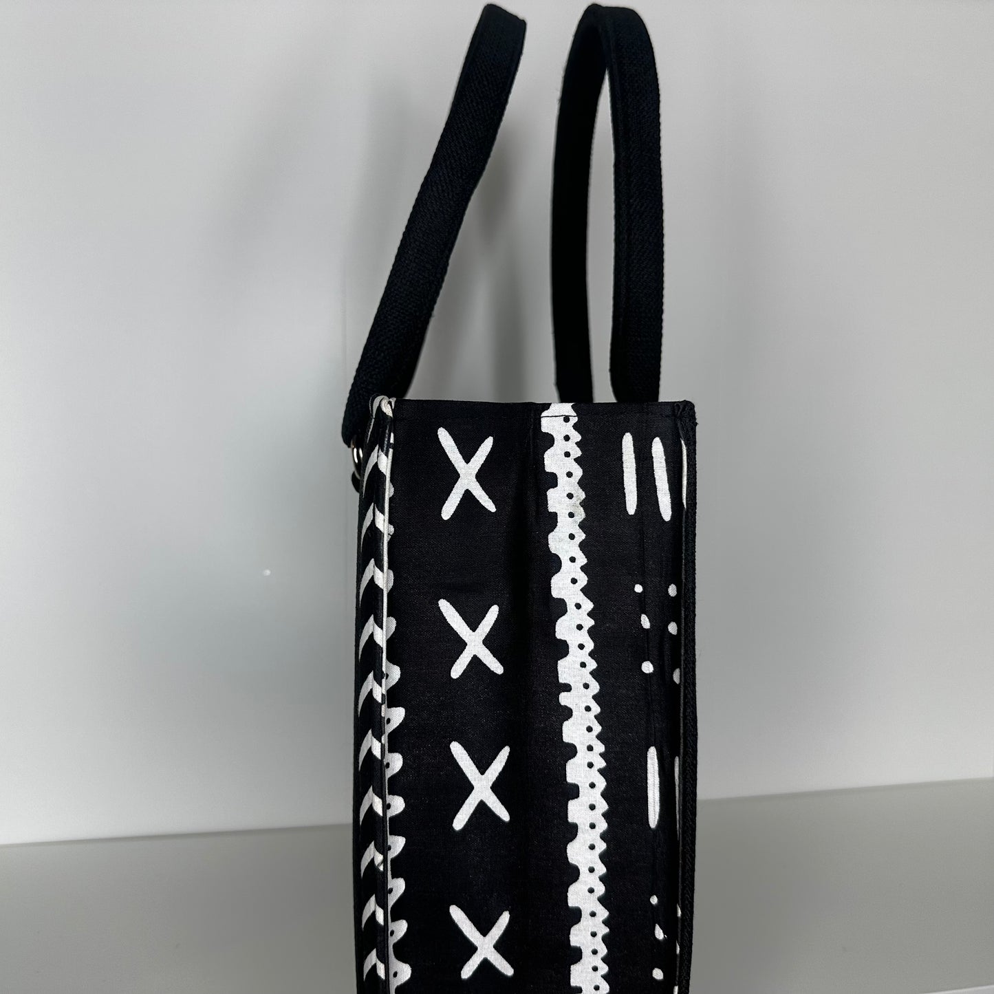 Sac à Main Rigide en Tissu Wax – Fait Main au Sénégal
