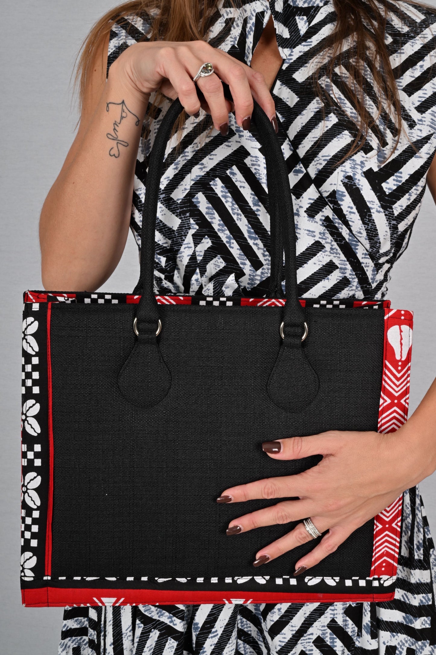 Sac à Main Rigide en Tissu Wax – Fait Main au Sénégal