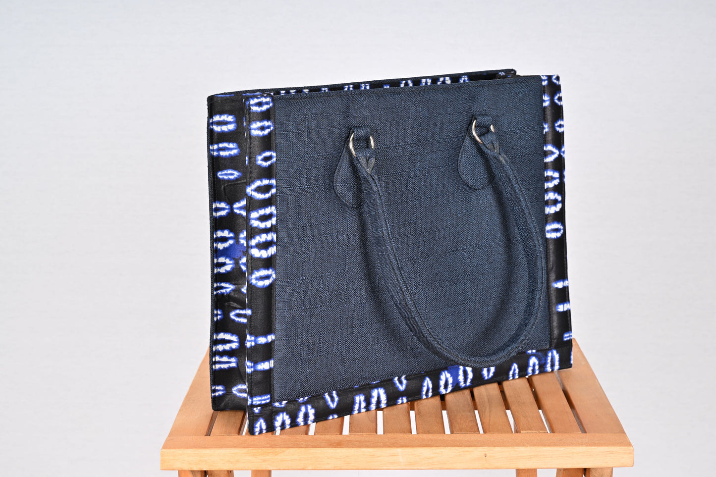 Sac à Main Rigide en Tissu Wax – Fait Main au Sénégal